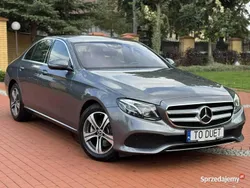 Szary Używany 2018 Mercedes E220 Sedan/Limuzyna | 95 500 zł