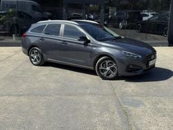 Szary (metalik) Używany 2023 Hyundai i30 Kombi | 84 500 zł (Dość drogi)