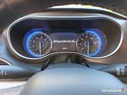 Używany 2017 Chrysler Pacifica SUV | 74 000 zł (Uczciwa cena)