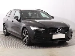Czarny Używany 2020 Volvo V60 Kombi | 87 999 zł (Dość drogi)
