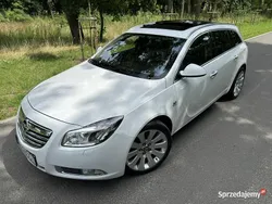 Biały Używany 2011 Opel Insignia Cosmo Kombi | 21 500 zł (Uczciwa cena)
