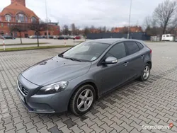 Szary Używany 2016 Volvo V40 Kombi | 42 900 zł (Uczciwa cena)