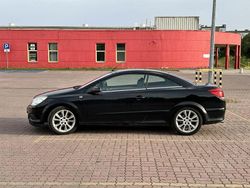 Czarny Używany 2010 Opel Astra Cabriolet Kabriolet | 12 999 zł