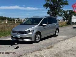 Inny kolor Używany 2018 VW Touran Minivan | 61 999 zł (Uczciwa cena)