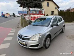 Srebrny Używany 2009 Opel Astra Hatchback | 13 900 zł (Uczciwa cena)