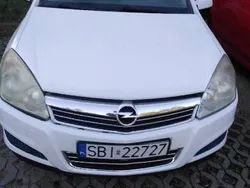 Biały Używany 2007 Opel Astra Sedan/Limuzyna | 10 000 zł (Uczciwa cena)