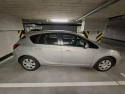 Beżowy (metalik) Używany 2010 Opel Astra Hatchback | 20 000 zł (Uczciwa cena)
