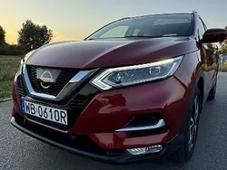 Czerwony Używany 2017 Nissan Qashqai SUV | 64 900 zł