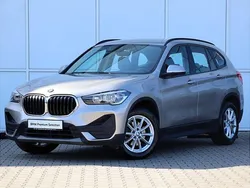 Srebrny kaszmir metalizowany Używany 2021 BMW X1 Advantage SUV | 84 900 zł (Dobra cena)