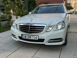 Biały Używany 2010 Mercedes E350 Kombi | 38 500 zł