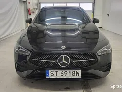 Czarny Używany 2017 Mercedes CLA200 AMG line Kombi | 145 000 zł