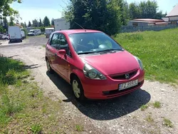 Czerwony Używany 2002 Honda Jazz Hatchback | 3700 zł (Dobra cena)