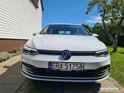 Biały Używany 2021 VW Golf VIII Life Hatchback | 72 000 zł (Dobra cena)