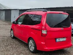 Używany 2015 Ford Tourneo Courier Titanium Minivan | 30 000 zł (Uczciwa cena)
