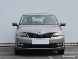Beżowy Używany 2018 Skoda Rapid Hatchback | 41 999 zł (Dość drogi)