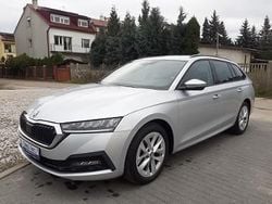 Srebrny Używany 2021 Skoda Octavia Ambition Kombi | 75 900 zł (Uczciwa cena)