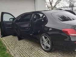 Czarny Używany 2016 Mercedes E220 AMG Sedan/Limuzyna | 159 000 zł