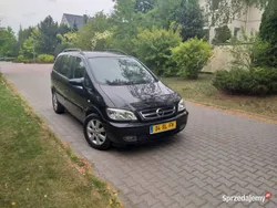 Czarny Używany 2005 Opel Zafira Minivan | 11 650 zł (Dość drogi)