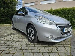 Srebrny Używany 2015 Peugeot 208 Hatchback | 23 900 zł (Dobra cena)