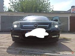 Czarny Używany 2004 Opel Signum Elegance Kombi | 9700 zł