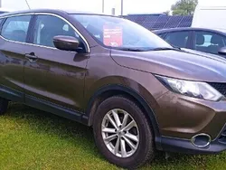 Brązowy Używany 2016 Nissan Qashqai SUV | 52 900 zł (Dość drogi)