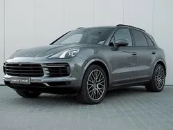 Szary Używany 2019 Porsche Cayenne SUV | 234 900 zł (Uczciwa cena)