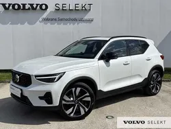 Biały Używany 2025 Volvo XC40 SUV | 179 900 zł (Dość drogi)