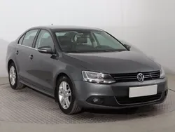 Szary Używany 2012 VW Jetta Sedan/Limuzyna | 27 999 zł (Uczciwa cena)