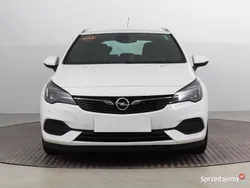 Biały Używany 2020 Opel Astra Kombi | 33 999 zł (Uczciwa cena)