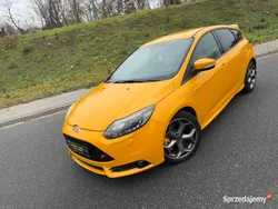 Pomarańczowy Używany 2013 Ford Focus ST Hatchback | 48 000 zł (Drogi)