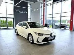 Biały Używany 2022 Toyota Corolla Comfort Sedan/Limuzyna | 76 900 zł (Dość drogi)