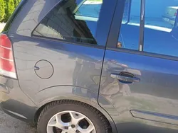 Grafitowy Używany 2005 Opel Zafira Minivan | 9000 zł (Uczciwa cena)