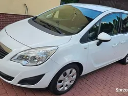 Biały Używany 2011 Opel Meriva Minivan | 15 500 zł (Uczciwa cena)
