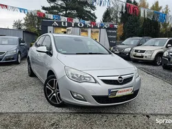 Srebrny (metalik, perła) Używany 2011 Opel Astra Hatchback | 18 800 zł (Uczciwa cena)
