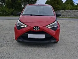 Czerwony Używany 2021 Toyota Aygo Hatchback | 35 900 zł (Super Cena)