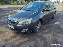 Szary Używany 2011 Opel Astra Hatchback | 17 999 zł (Dobra cena)