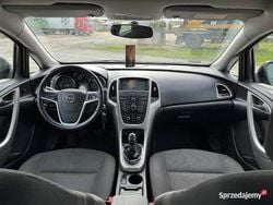 Czarny Używany 2011 Opel Astra Kombi | 17 950 zł (Uczciwa cena)