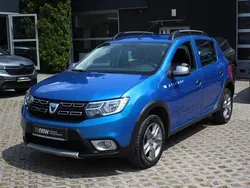 Niebieski Używany 2017 Dacia Sandero Lauréate Hatchback | 36 900 zł (Dość drogi)