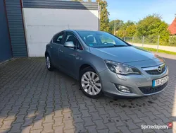 Szary Używany 2010 Opel Astra Hatchback | 18 999 zł (Uczciwa cena)