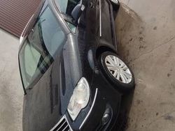 Czarny Używany 2009 VW Touran Minivan | 18 000 zł