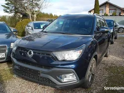 Niebieski ciemny (metalik) Używany 2018 Ssangyong XLV SUV | 54 900 zł