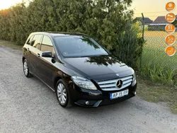 Czarny Używany 2014 Mercedes B180 Minivan | 37 600 zł (Dobra cena)