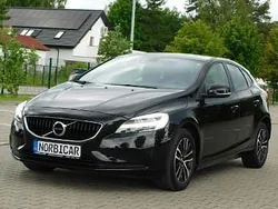Czarny (metalik) Używany 2019 Volvo V40 Kombi | 54 444 zł (Uczciwa cena)