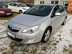 Srebrny (metalik) Używany 2011 Opel Astra Hatchback | 19 900 zł (Uczciwa cena)