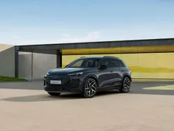 Szary Nowe 2025 Audi Q6 e-tron Ambiente SUV | 236 040 zł