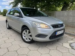 Srebrny Używany 2009 Ford Focus Sedan/Limuzyna | 12 998 zł (Uczciwa cena)