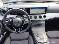 Używany 2023 Mercedes E220 Avantgarde | 181 900 zł (Dość drogi)