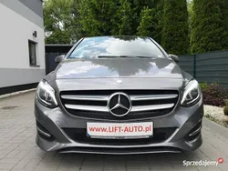 Srebrny Używany 2018 Mercedes B200 Minivan | 49 900 zł