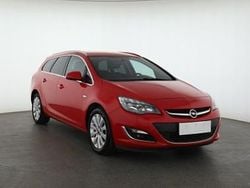 Czerwony Używany 2015 Opel Astra Kombi | 27 999 zł (Uczciwa cena)