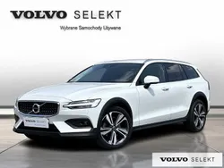Biały Używany 2021 Volvo V60 CC Kombi | 154 777 zł (Uczciwa cena)